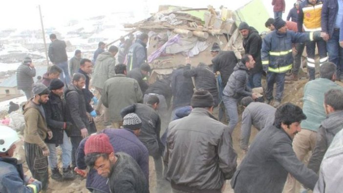 İran merkezli depremde Van'da 9 kişi hayatını kaybetti