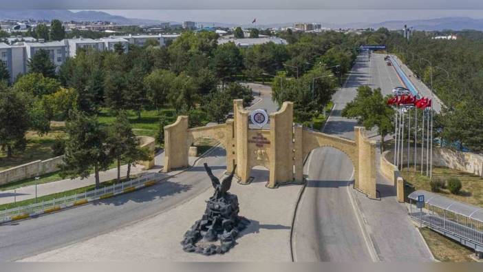 Atatürk Üniversitesi Diş Hekimliği Fakültesi'nden DUS'ta büyük başarı