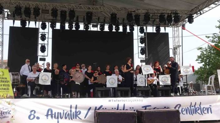 Ayvalık Küçükköy'de türküler yankılandı