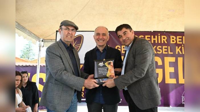 Kırşehir Belediye Başkanı Ekicioğlu, 4. Kitap Fuarı'ndaki söyleşilere katıldı