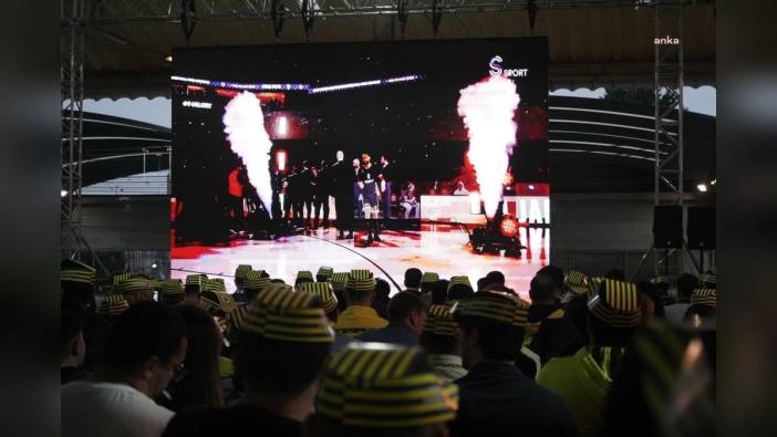 Lüleburgazlılar, Fenerbahçe Beko'nun şampiyonluğunu dev ekrandan izledi
