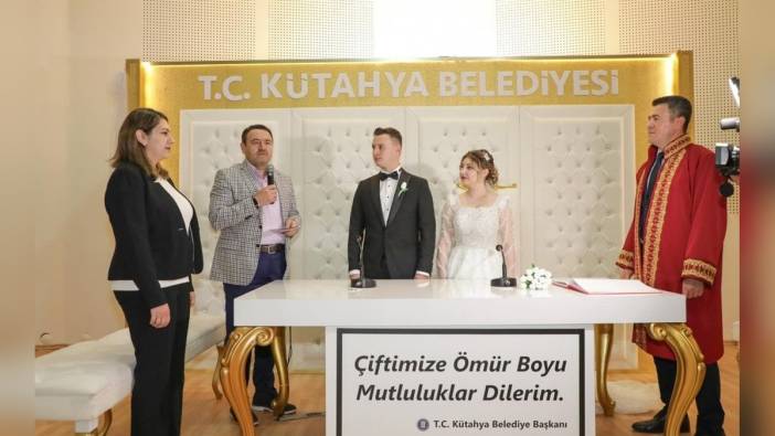 Kütahya Valisi Işın, yakın korumasının nikâh töreninde şahitlik yaptı