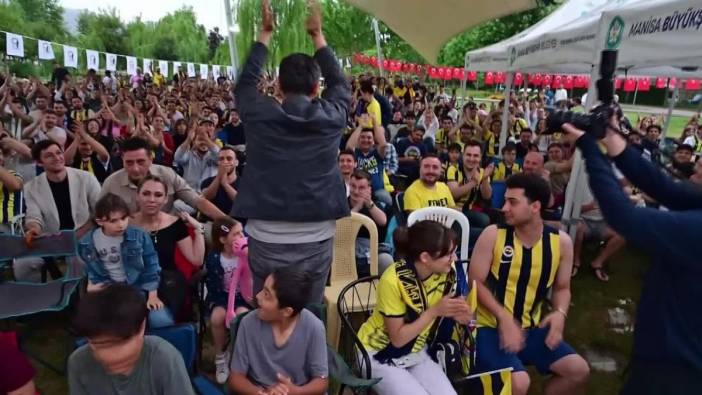 Manisa Büyükşehir Belediyesi, Fenerbahçe Beko'nun EuroLeague finalini dev ekranda yayınladı
