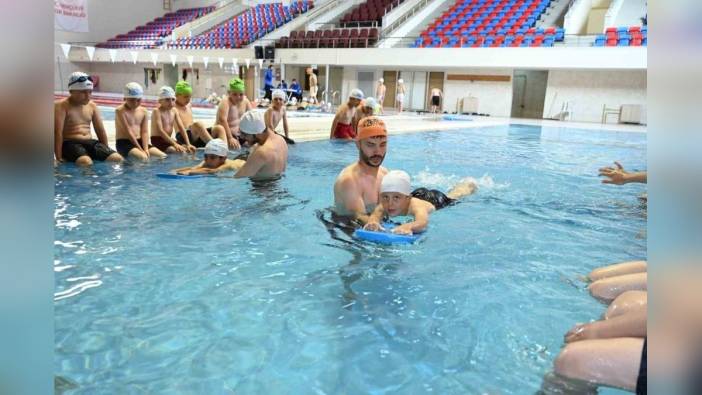 Konya Büyükşehir Belediyesi'nden 11 bin 500 öğrenciye ücretsiz yüzme eğitimi