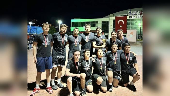 Ege Üniversitesi sualtı ragbisinde çifte şampiyonluk elde etti