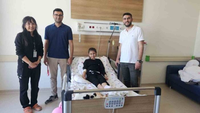 Eskişehir'de 9 yaşında bir kız çocuğunun midesinden devasa saç yumağı çıkarıldı