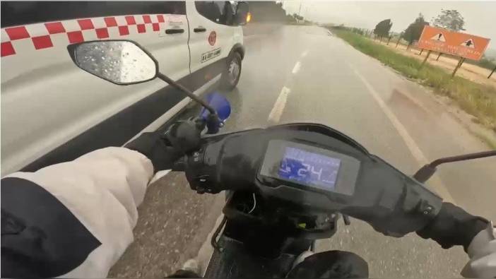 Bilecik'te fırtınaya yakalanan kuryeye minibüsçü yardım etti