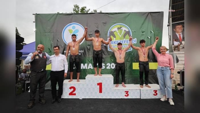 Merkezefendi'de 3. Yağlı Pehlivan Güreşleri'nde Mustafa Taş altın kemerin sahibi oldu