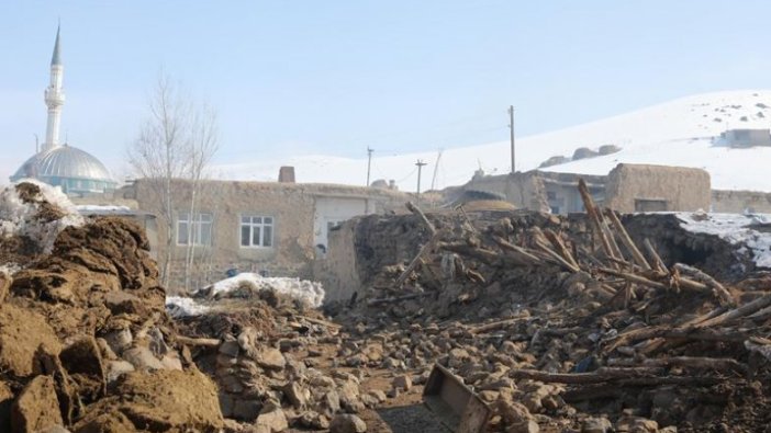 Başkale'deki depremde hayatını kaybedenlerin sayısı 10'a yükseldi