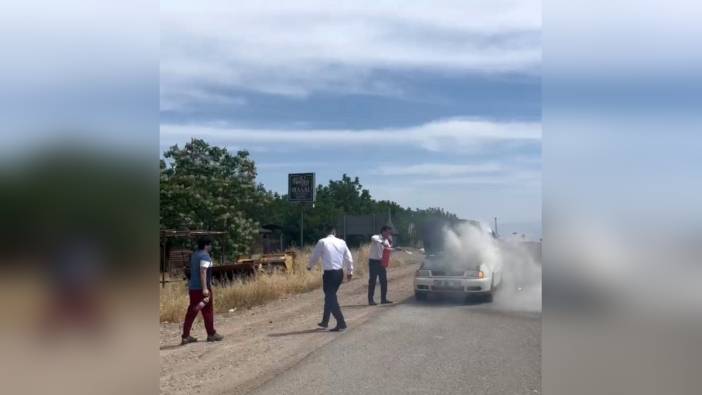 Batman'da otomobil yangınına otobüs şoförleri müdahale etti