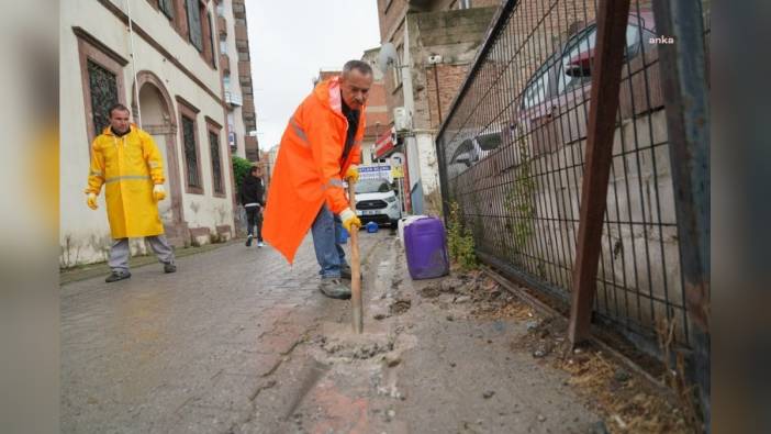 Edremit Belediye Başkanı Ertaş: Ekiplerimiz 7/24 yağışlara karşı çalışıyor