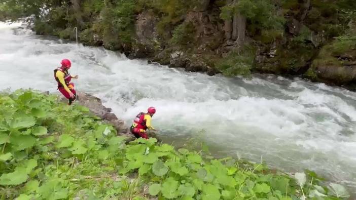 Çaykara'da 8 yaşındaki çocuk dereye düştü