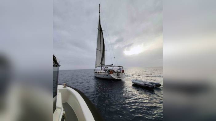 Fethiye açıklarında 33 düzensiz göçmen ve 2 kaçakçılık şüphelisi yakalandı