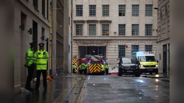 Liverpool şampiyonluk kutlamalarında araç kalabalığa daldı: En az 3 yaralı