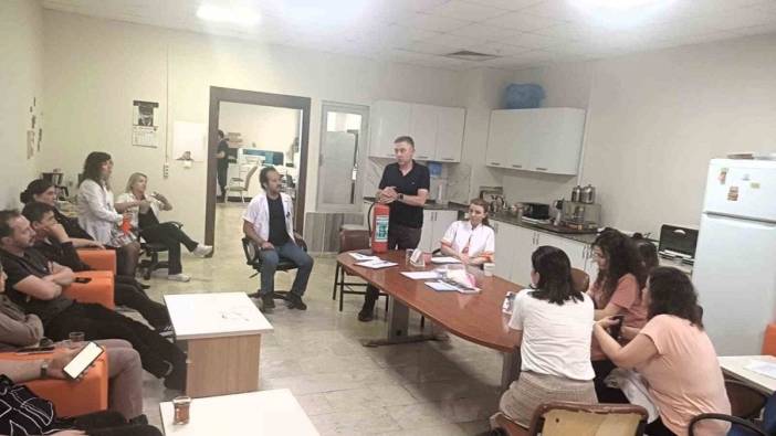 Afyonkarahisar Devlet Hastanesi'nde 50 personele eğitim verildi