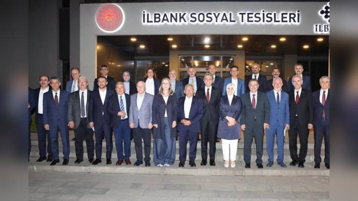 Büyükşehir Belediye Başkanı Büyükkılıç, AK Parti Yerel Yönetimler Toplantısı’na katıldı