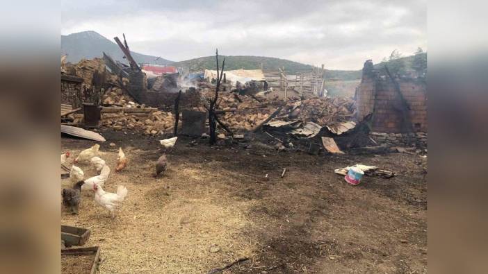 Konya'nın Hüyük ilçesinde ev ve ahır yangında kül oldu