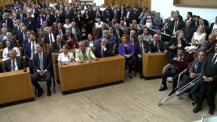 CHP lideri Özel: AK Partili belediyelerdeki yolsuzluk iddialarını açıkladı