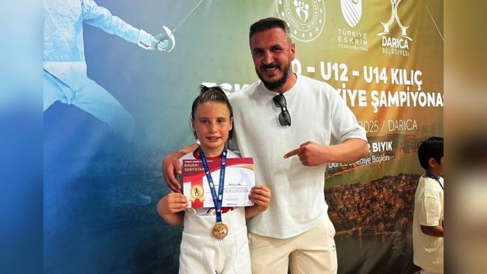 Samsunlu minik eskrimci Cihangir Pehlivan, ilk uluslararası turnuvasında altın madalya kazandı