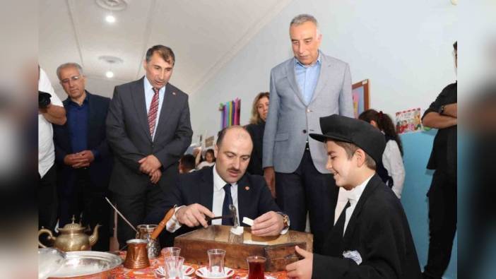 Oltu Karabekir İlkokulu'nda bilim şenliği coşkusu