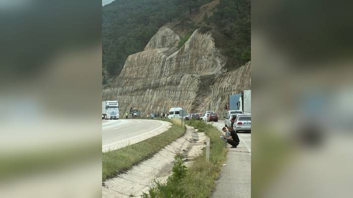 Tokat'ta heyelan: D-100 kara yolu tek yönlü ulaşıma kapandı