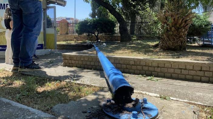 Aydın'da çürük aydınlatma direği iki kişiyi yaraladı