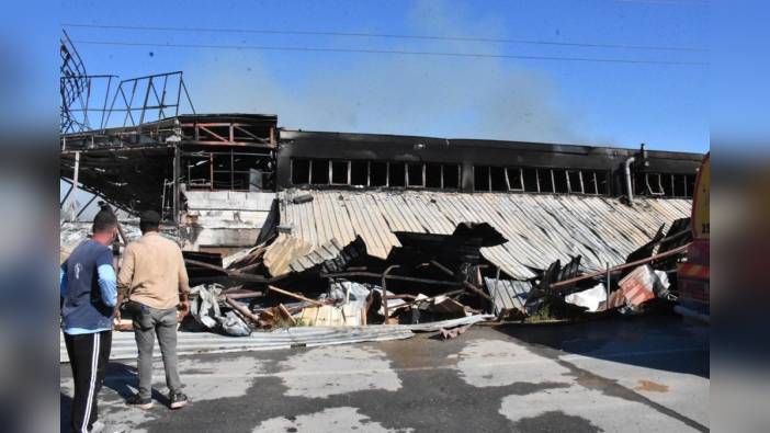 İzmir Torbalı'da sandalye fabrikasında yangın: 67 çalışan tahliye edildi