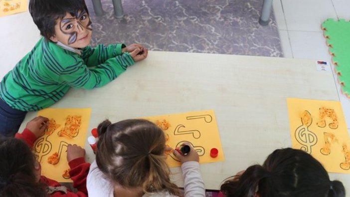 Çadırda büyüyen çocuklar okul öncesi eğitime kavuşturuldu