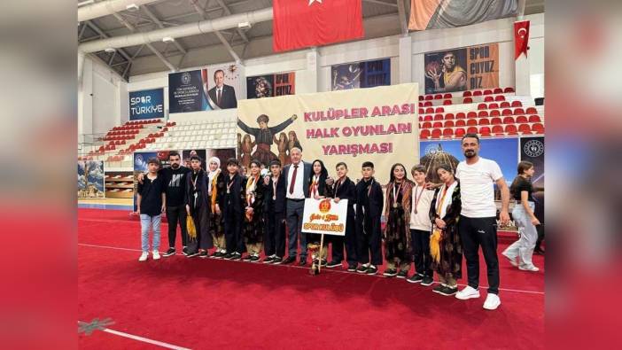 Bitlis Selahaddin Eyyubi Ortaokulu Halk Oyunları Ekibi, Batman'da birinci oldu