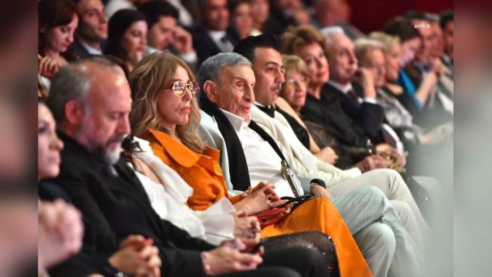 13. Bedia Muvahhit Tiyatro Ödülleri sahiplerini buldu