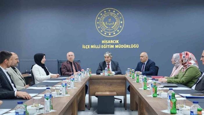 Kütahya İl Milli Eğitim Müdürü Yılmaz, Hisarcık'ta okul müdürleriyle buluştu