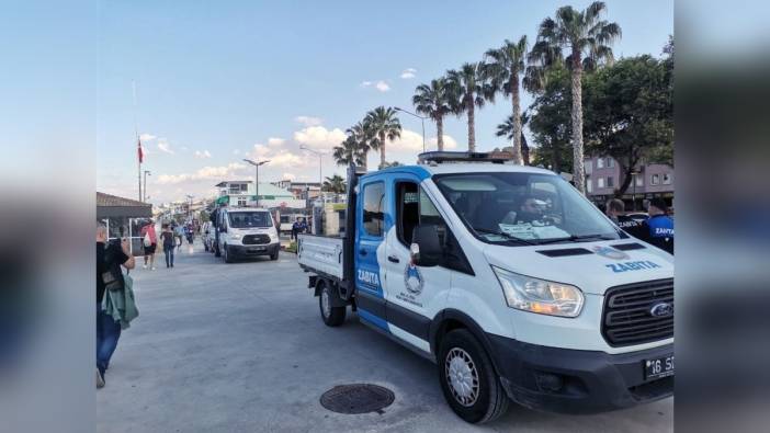 Bursa Büyükşehir Belediyesi zabıtası Mudanya sahillerinde seyyar satıcı denetimi gerçekleştirdi