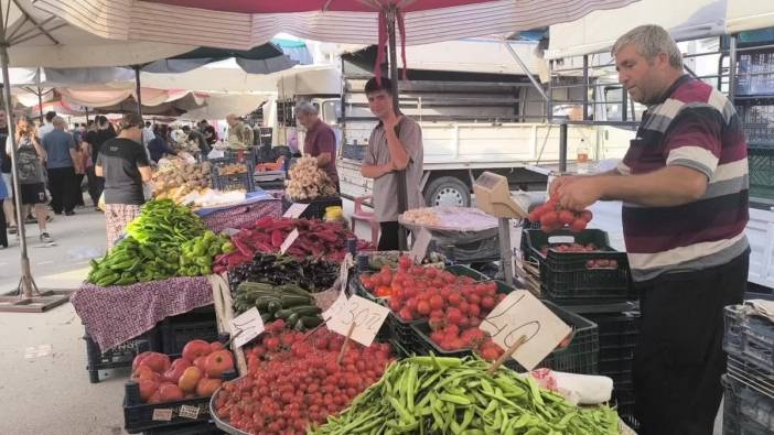 Kadirli'de emekliler 4 bin lira bayram ikramiyesini yetersiz buldu