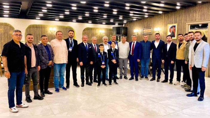 Beyağaç Belediye Başkanı Pütün, Ankara'da hemşehrileri ve öğrencilerle buluştu