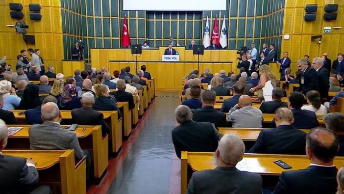 Davutoğlu: Bölgesel barış için PKK’nın silah bırakması şart