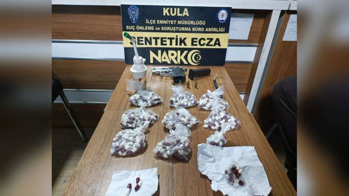 Kula'da 479 adet sentetik hap ve 2 bong ele geçirildi