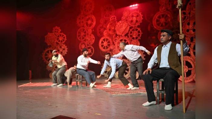 Mersin Büyükşehir Belediyesi Şehir Tiyatrosu'ndan Gülnar'a 'Misafir'