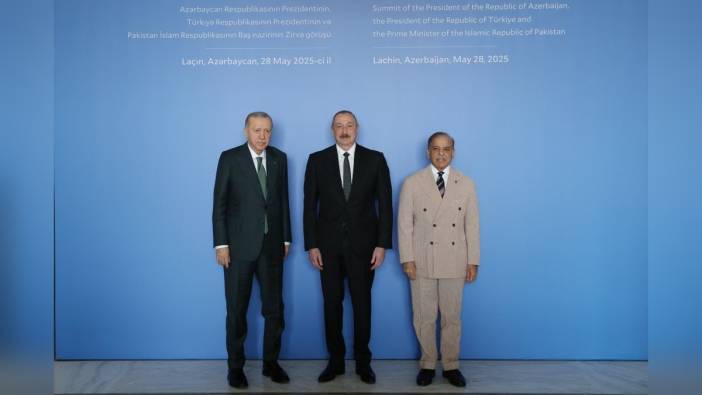 Cumhurbaşkanı Erdoğan, Azerbaycan ve Pakistan liderleriyle bir araya geldi