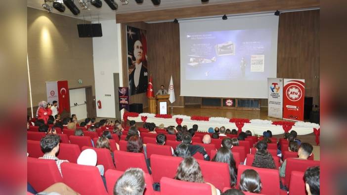 ATÜ'de Teknofest söyleşisi: Genel Sekreter Saymaz, öğrencilerle buluştu