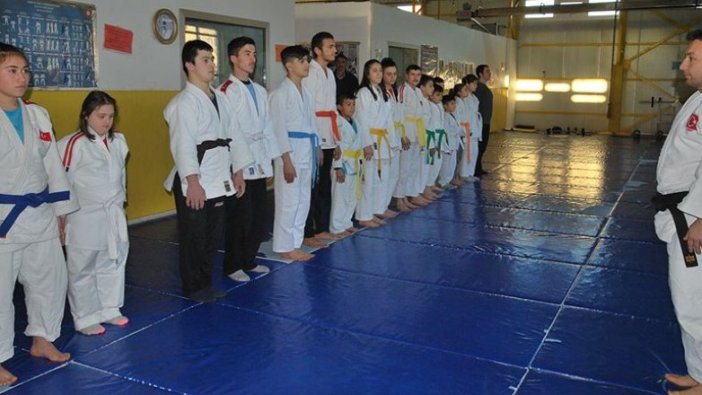 'Özel çocuklar' engellerini sporla aşıyor