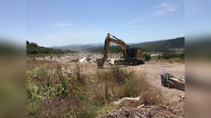 Milas Belediyesi Boğaziçi Mahallesi’nde 55 kamyon moloz temizledi