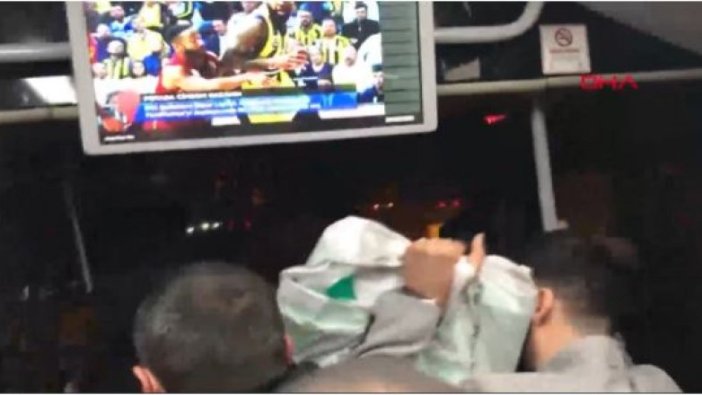 Metrobüste taciz iddiasına dayak