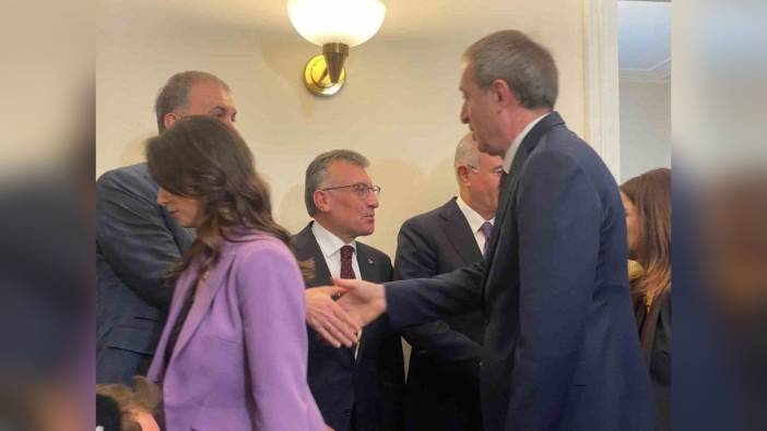 AK Parti ve DEM Parti heyetleri görüştü: Yaklaşık 2 saat 15 dakika süren toplantıda fikir alışverişinde bulunuldu