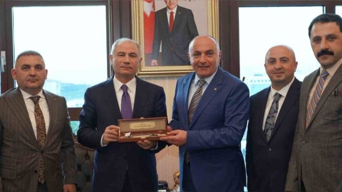 TOBB Yönetim Kurulu Üyesi Özakalın ve ETSO heyeti, AK Parti Genel Başkanvekili Ala'yı ziyaret etti