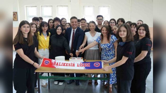 Balıkesir Lisesi öğrencilerinin beden perküsyonu videosu 1 milyon izlenmeye ulaştı