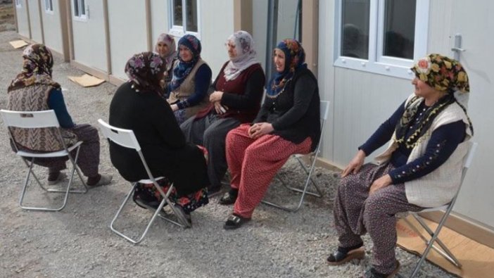 Malatya'da depremzedelerin yaraları sarılıyor