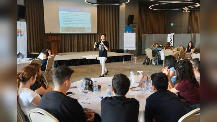 Adana Büyükşehir Belediyesi ve UNICEF, çocuk odaklı afet risk azaltımı çalıştayı düzenledi