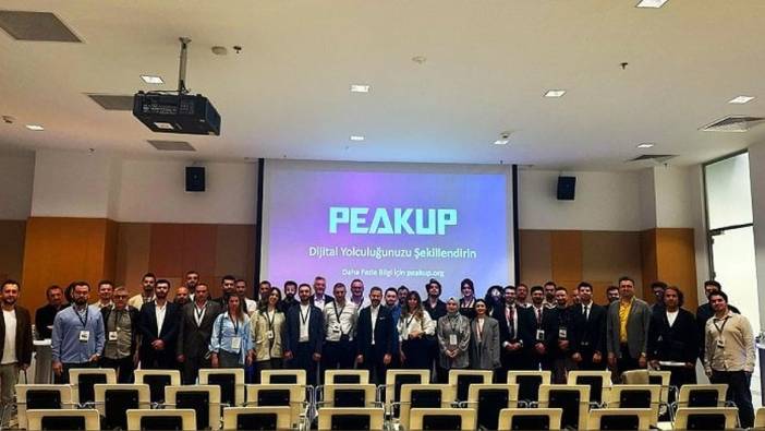 İş ve teknoloji liderleri, PEAKUP'ın 'AI in Action: Deep Dive' etkinliğinde yapay zekayı tartıştı