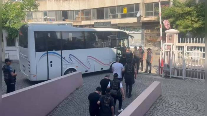 İzmir merkezli FETÖ operasyonunda 34 şüpheli adliyede
