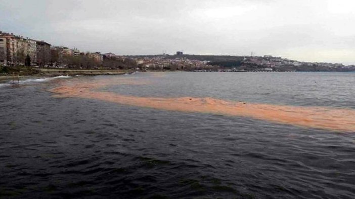 Tekirdağ'da deniz turuncu renge büründü